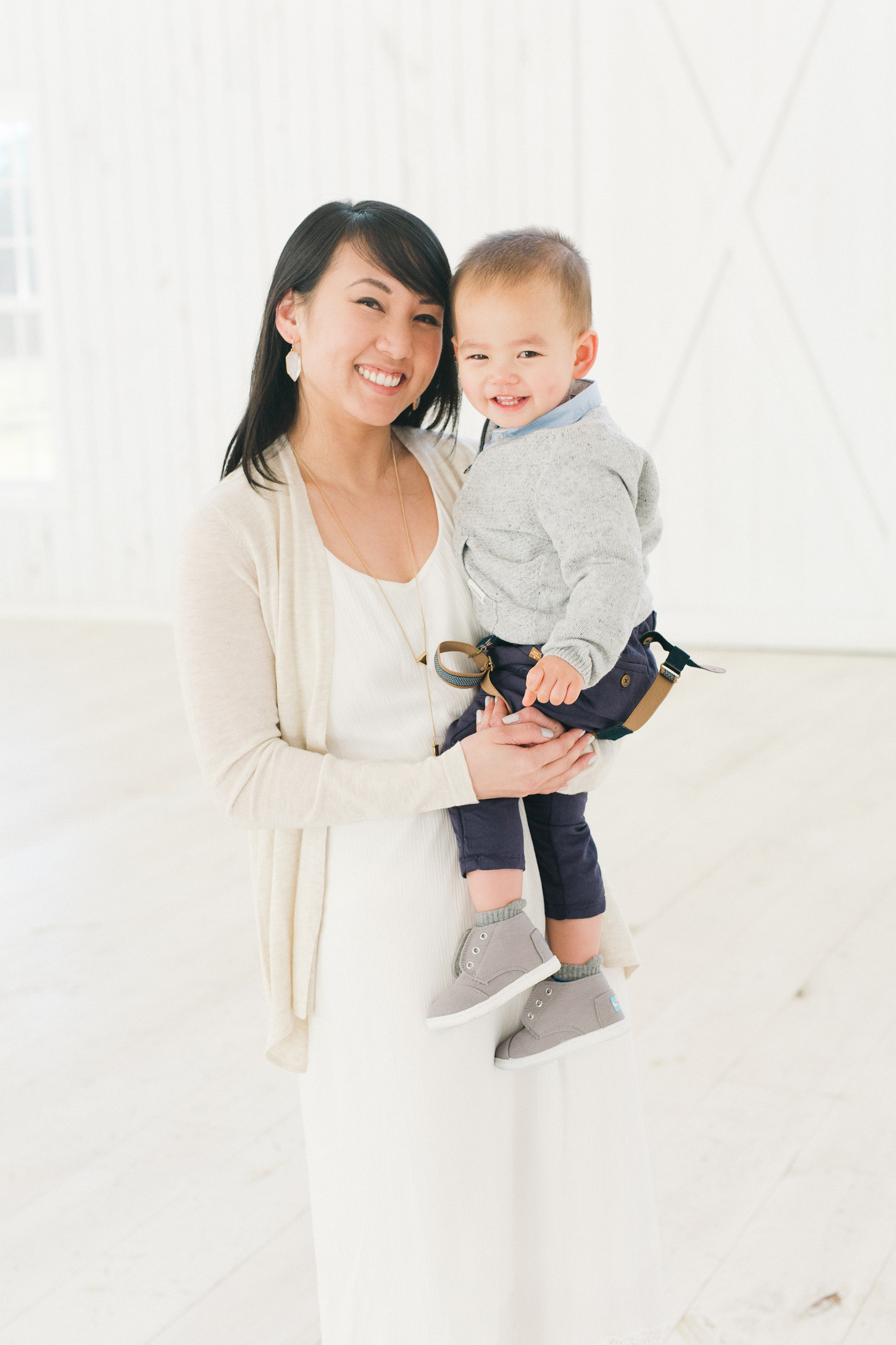 A sneak peek at a family session at the White Sparrow Barn in Dallas, TX. Captured by DFW family photographer Tenth & Grace.