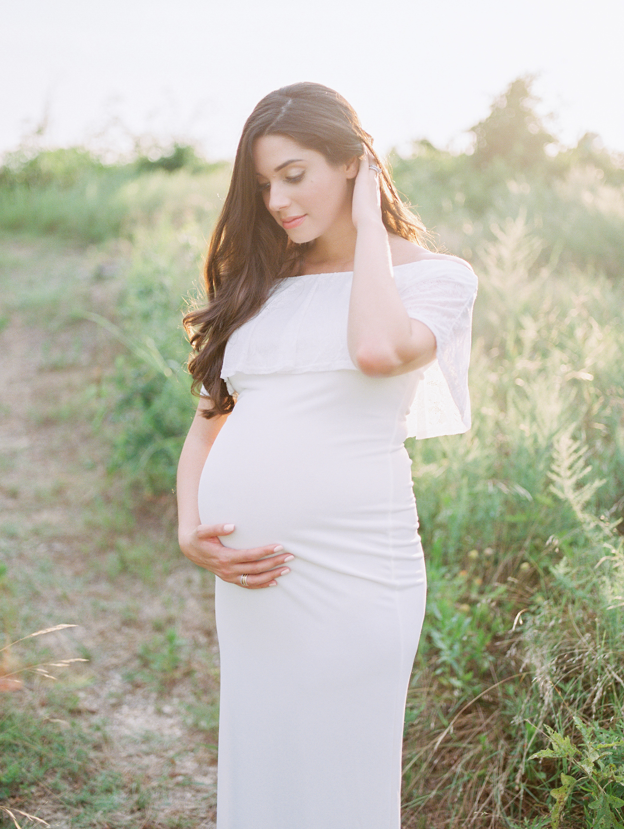 Maternity session shot on film by Dallas maternity photographer Tenth & Grace.