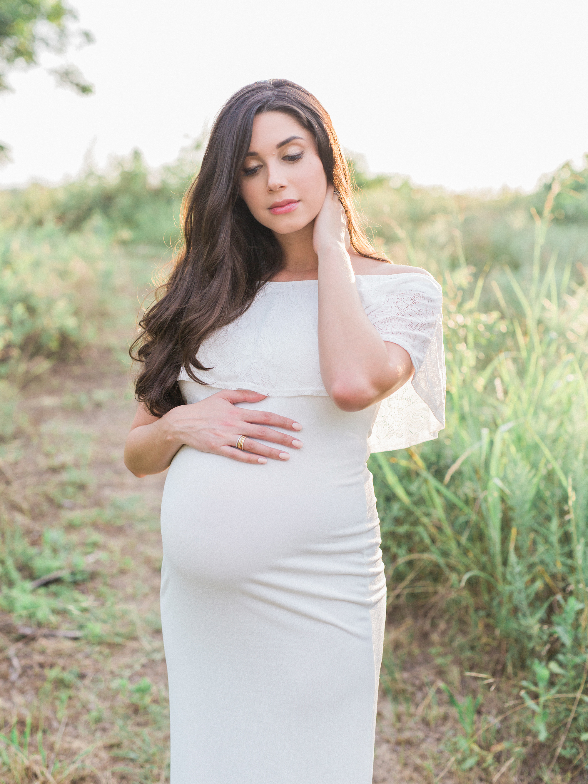 Dallas maternity photographer Tenth & Grace specializes in hybrid (film and digital) portraits.