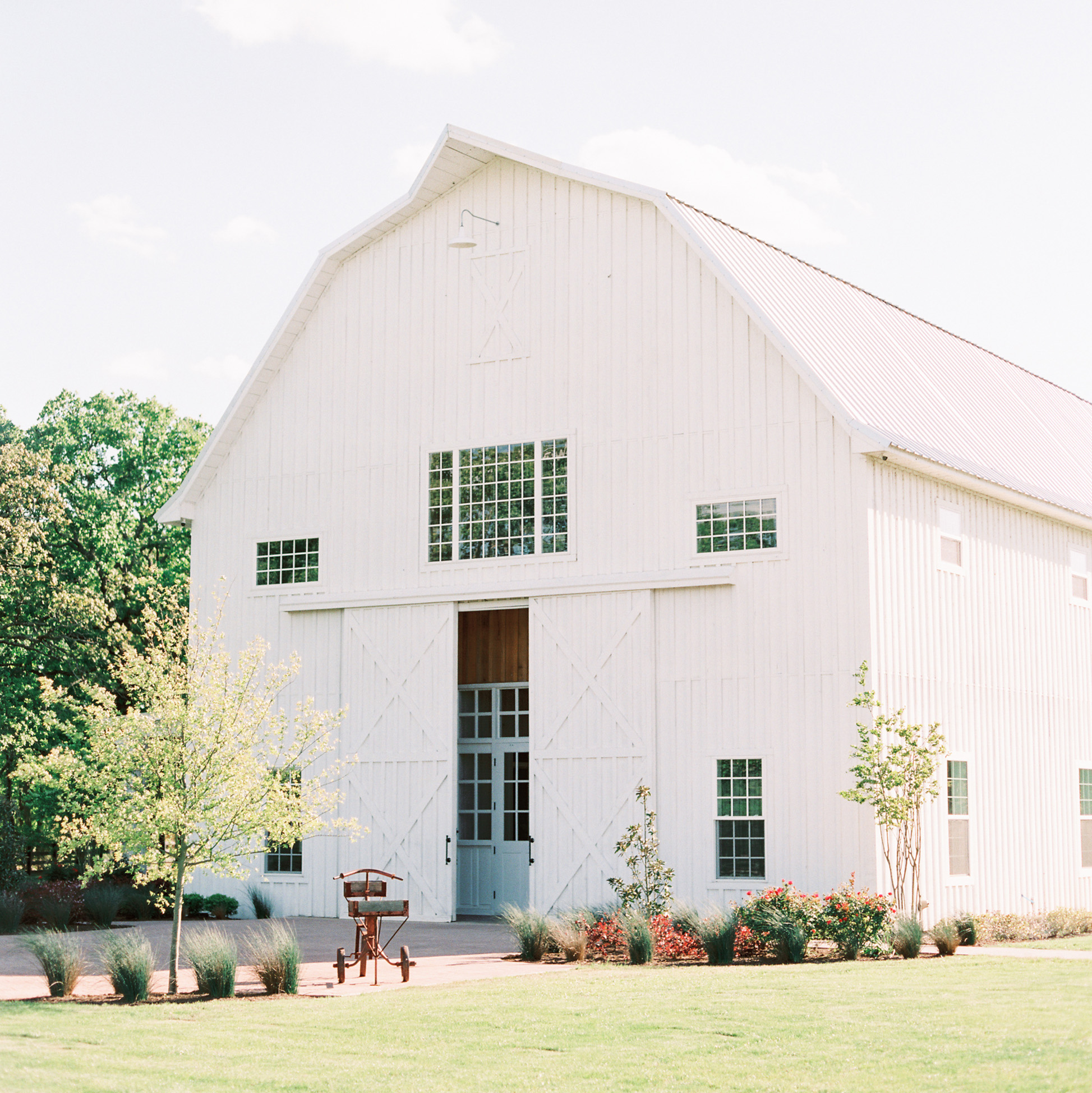 White Sparrow Barn wedding photographer